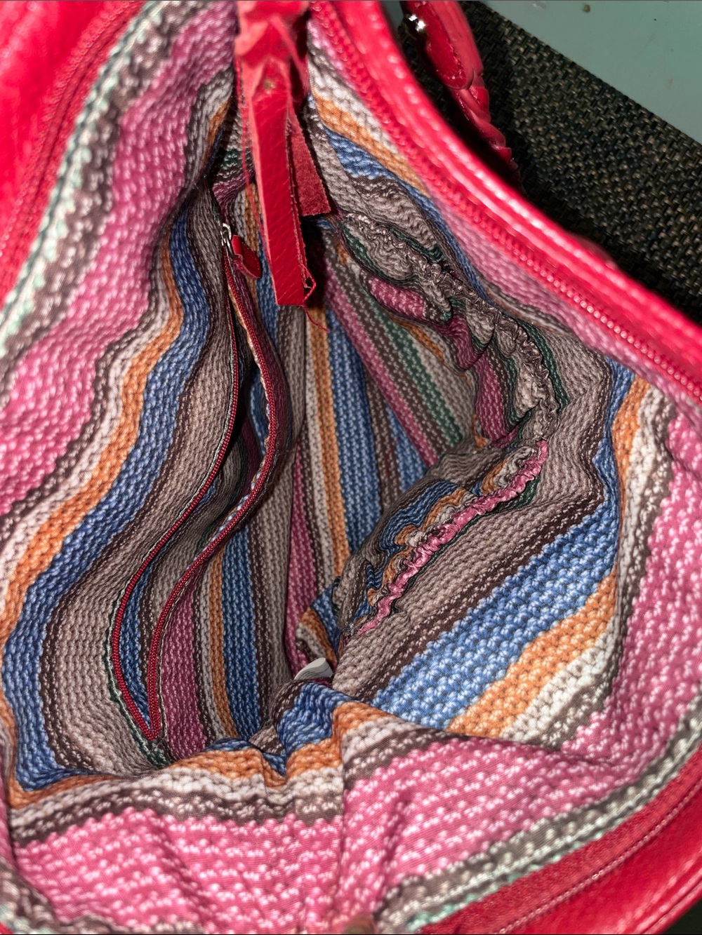 The Sak Red pebbled Leather Bag - Picture 4 of 5